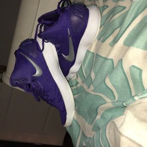 Purple Nike hyperlink basketball shoes
